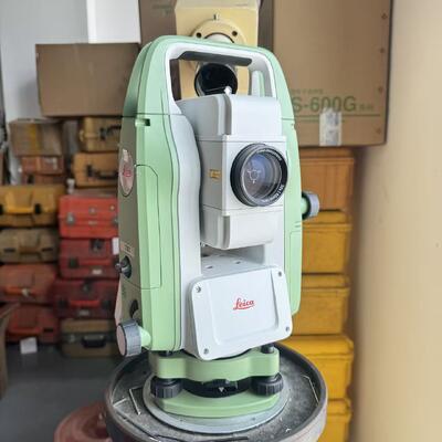 Leica TS03 Total Station with Real-time Operating System 500m Non Prism Distance and IP66 Rated for Surveying