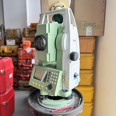 Used Leica TS09 Total Station with 1000m Non Prism Distance and IP66 Rated Dust and Water Resistance Including Internal Flash Memory and External SD Card