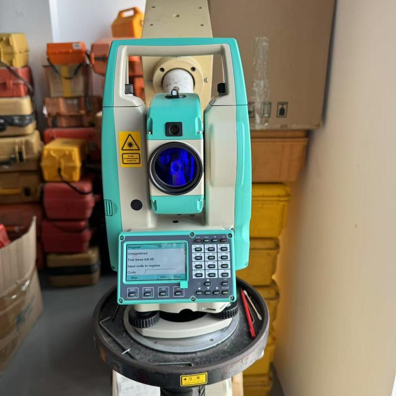 Reflectorless Distance 500m To 800m Total Station With Color LCD Touchscreen And Static Accuracy 2 Seconds Designed For Surveying And Engineering