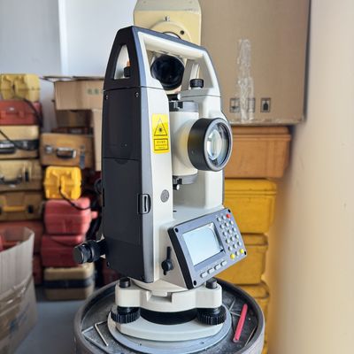 Teodolito Digital Eletrônico da marca South NT-023 Medição Precisa de Distância com Ampliação de 25,9X e Precisão de Distância de Visada ≤0,4%D