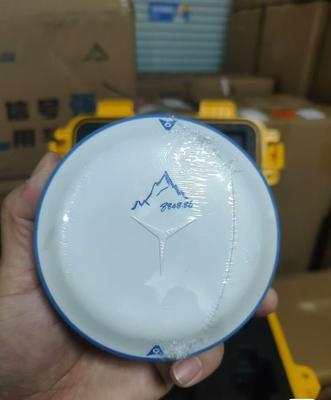 Receptor GNSS CHCNAV I76/X13 Receptor GNSS RTK de alta sensibilidade com banda L QZSS L1C e fonte de alimentação externa 9,0-27,0 V CC