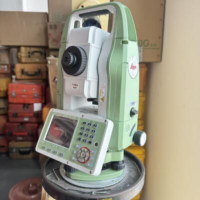 Estação Total Leica TS03 Estação Total Sem Refletor com Armazenamento de Dados em Massa de 1G e Compensador Automático ±3 Minutos de Arco para Levantamento Preciso